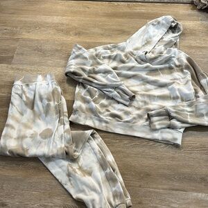 Women’s jogger suit